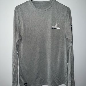 Mens XS Vineyard Vines performance long sleeve t shirt